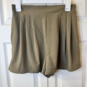 Wayre Pleated Shorts